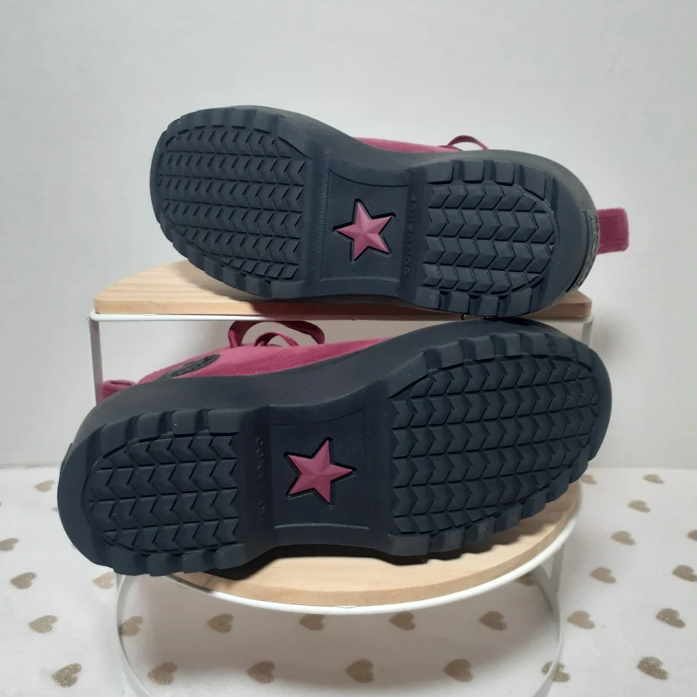 🔥3/$70 🎉S-HP🎉 Converse Girls Hi-Top Sneakers